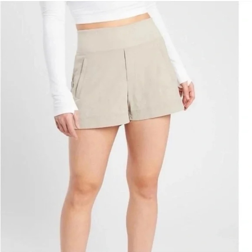 Athleta High Waist Khaki Trekkie north Shorts 20